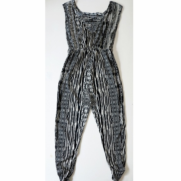 Monochrome White and Black Jumpsuit Open Back L‎ - Picture 1 of 7